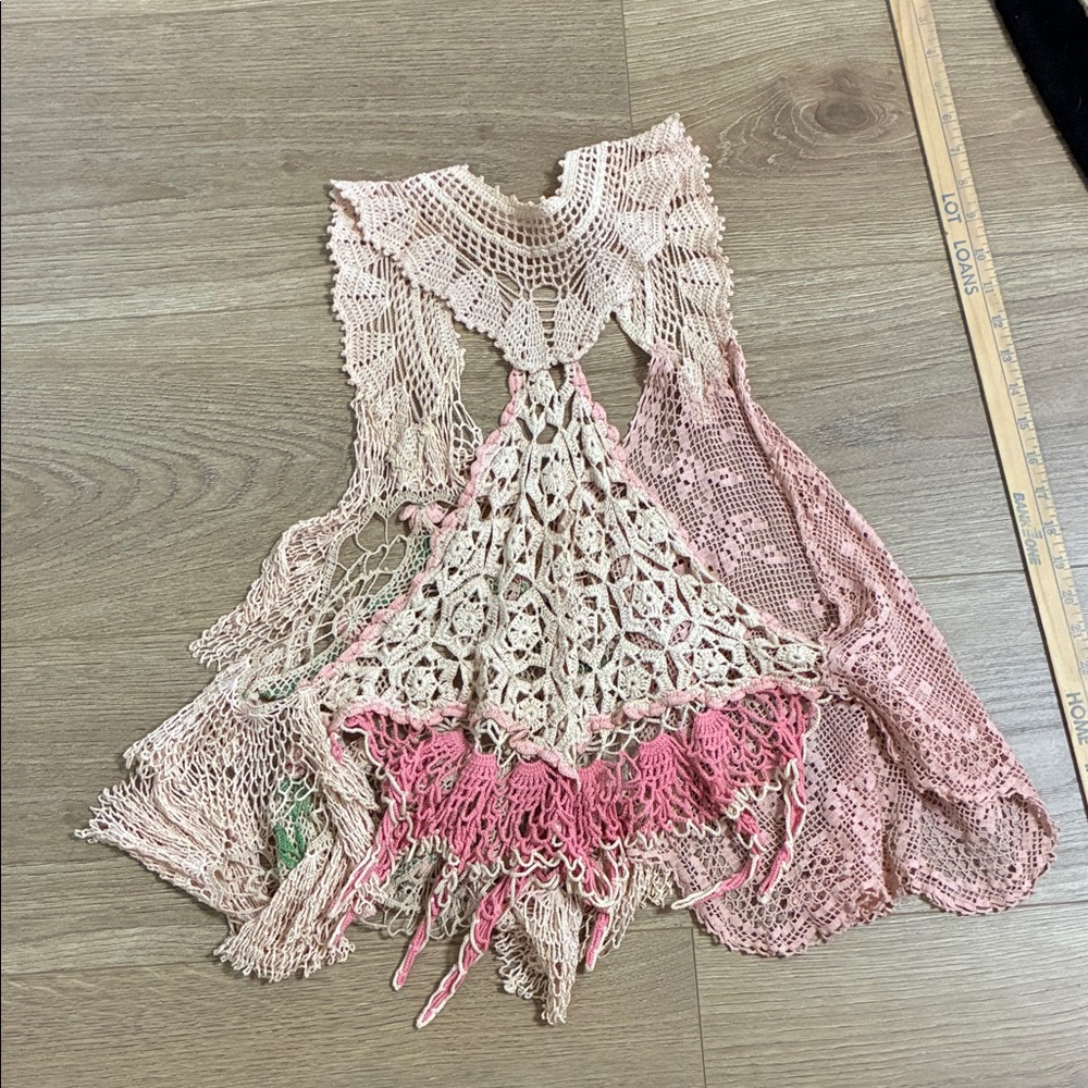 Elegant Pink Crochet Tunic Top - Picture 4 of 4